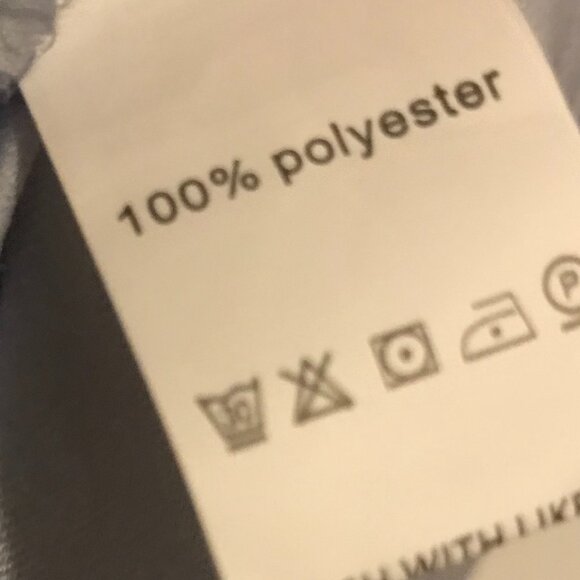 Long sleeved 2X Tee shirt with patterns, folds, and buttons in blues. - Picture 8 of 11